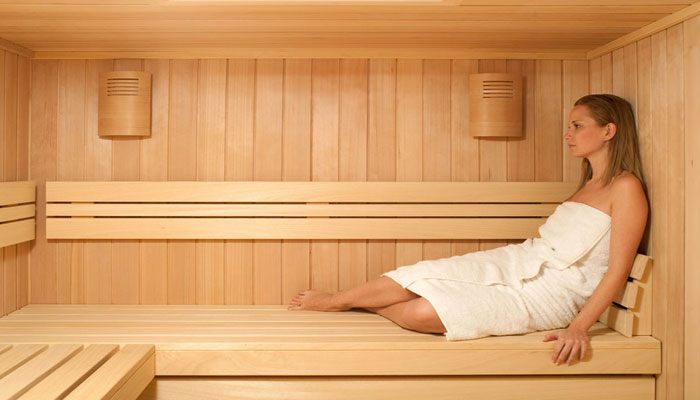 ¿Qué beneficios obtiene para la salud al utilizar baños de vapor y saunas?